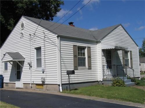 540 Meadow Ln, Collinsville, IL 62234-4427