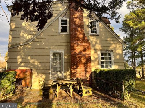 16223 Melville Ln, Bowling Green, VA 22427-2172