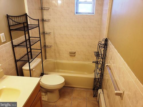 2441 11 St, Philadelphia PA  19133-1414 exterior