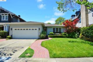 1251 Bay St, Alameda, CA 94501-3913