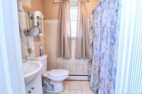 68 Washington Ave, Torrington CT  06790-5166 exterior