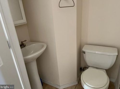 606 16th St, Philadelphia PA  19130-3410 exterior