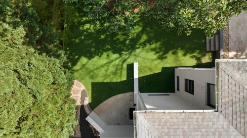 2731 Arden Rd, Atlanta GA  30305-1913 exterior