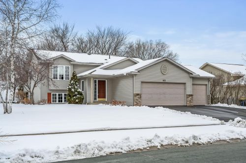 502 Miller Ln, Dundas, MN 55019-4230