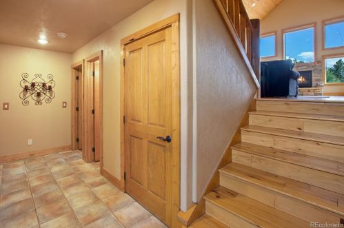 591 Majestic Pkwy, Woodland Park CO  80863-7736 exterior