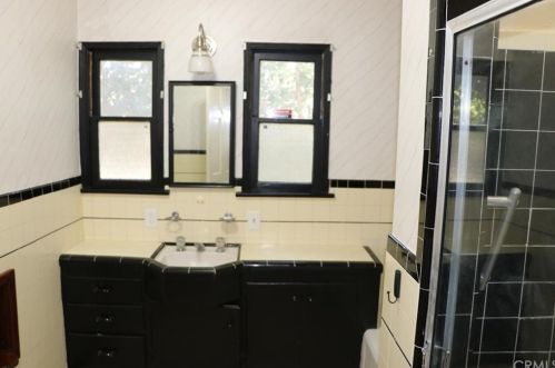 2940 Floral Ave, Riverside CA  92507-3223 exterior