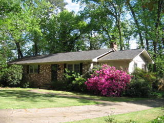 270 Greencrest Dr, Athens, GA 30605-3828
