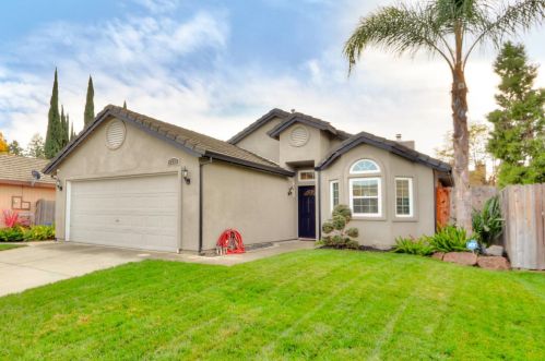 8295 Caribou Peak Way, Elk Grove, CA 95758-1159