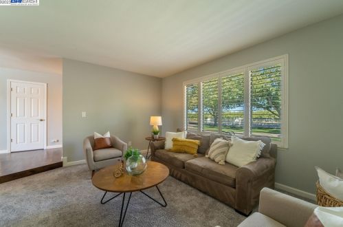23567 Grunauer Rd, Tracy, CA 95304-9741