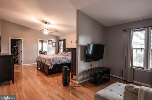 125 Gap Vw Blvd, Harpers Ferry WV 25425-3003 exterior