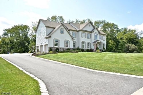15 Stillwater Ln, Flemington, NJ 08822-2652