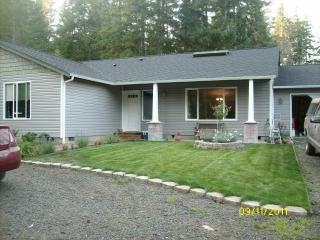 106 Newberry Ln, Whites, WA 98541-9492