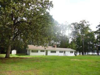 1091 Latham Ln, Tignall, GA 30668-4108