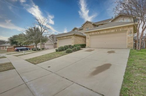 1407 Ravenwood Dr, Midlothian, TX 76063-6062