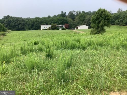 245 Gladiator Way, Hedgesville WV 25427-6578 exterior