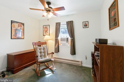 19 Sunset Ave, Ephrata PA  17522-2302 exterior