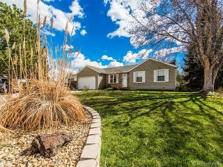 5142 Quintero St, Denver, CO 80015-2438