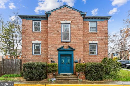 1412 Admiral Dr, Woodbridge, VA 22192-2631