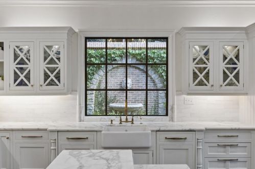 2860 Habersham Rd, Atlanta GA  30305-2959 exterior