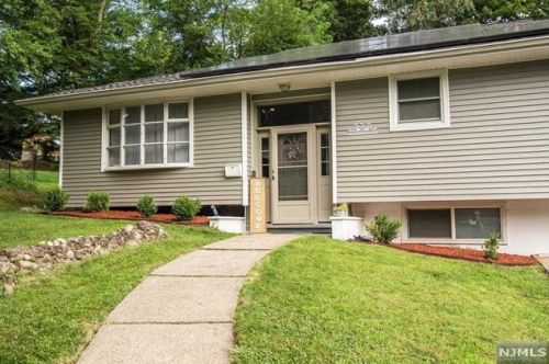 425 Paulding Ave, Rockleigh, NJ 07647-1321