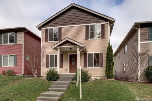 1251 Burnside Pl, Dupont, WA 98327-8810