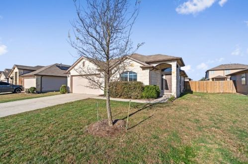 328 Voyager Cv, Uhland TX  78640-6417 exterior