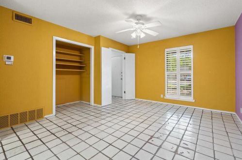 7204 Bucknell Dr, Austin TX  78723-1630 exterior