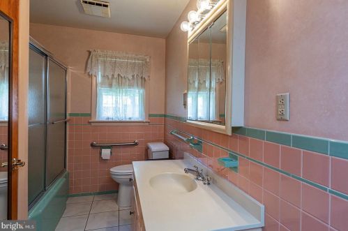 54 Sunrise Ave, Lancaster PA  17601-3942 exterior