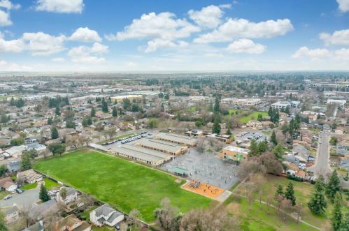 8616 Diamond Crest Ct, Elk Grove CA  95624-2848 exterior