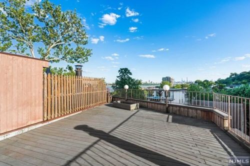5 Park St, Edgewater NJ  07020-1407 exterior