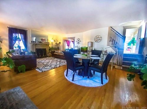 181 Buckingham St, Waterbury, CT 06710-1912