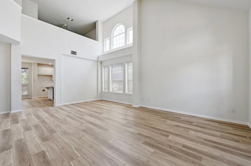8111 Cheno Cortina Trl, Austin TX  78749-2723 exterior