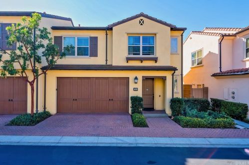34 Maple Leaf, Irvine, CA 92618-2241