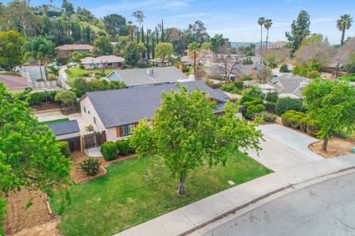 5545 Gloucester Way, Riverside CA  92506-3429 exterior