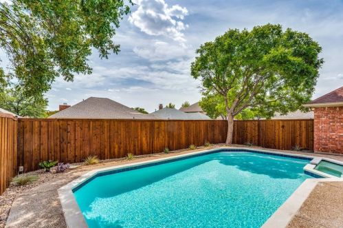 2104 Alto Ave, Carrollton TX 75007-2231 exterior