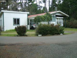 86 Outer Dr, Florence, OR 97439-9789