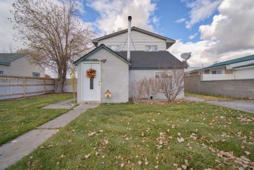 251 Maple St, Goshen, ID 83274-1120