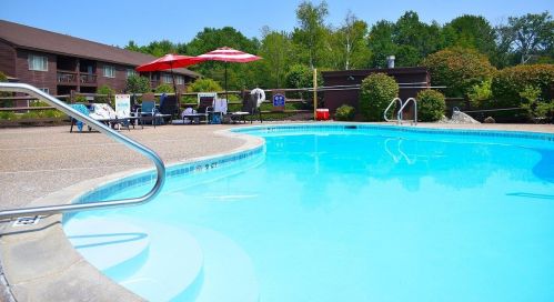 17 Harris Shore Rd, Laconia, NH 03249-6645