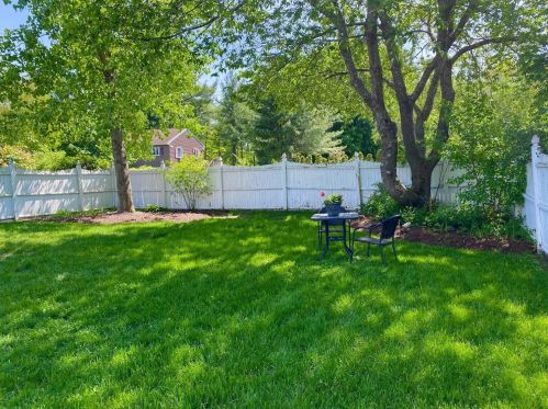 2 Forge Dr, Nashua, NH 03060-4231