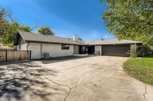 4028 Aragon Dr, Fort Worth TX  exterior