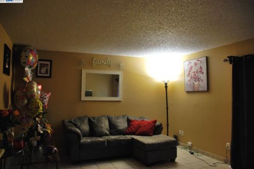 1320 Lucchesi Ln, Modesto, CA 95351-4248