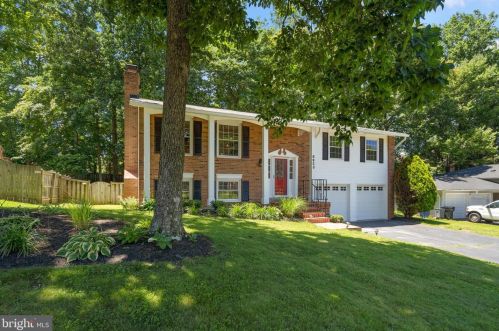 8933 Arley Dr, Springfield, VA 22153-1504