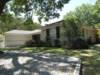 6405 Marquita Ave, Dallas TX  75214-3450 exterior