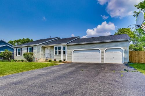 1278 Amberwood Dr, Bull Valley, IL 60014-1835