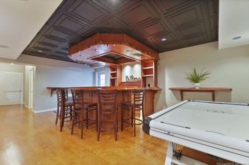 42 Vintage Ln, Wapping CT  06074-1616 exterior