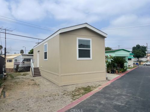 5678 Shull St, Bell, CA 90201-6127