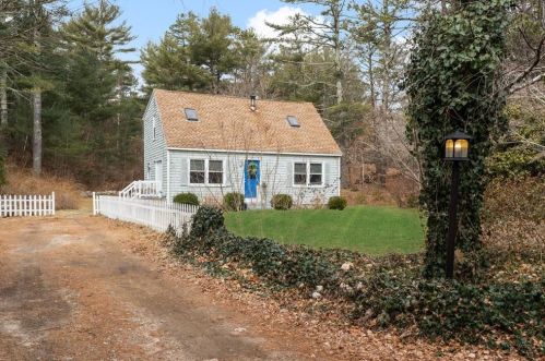 15 Richard Rd, Richmond, RI 02812-1018