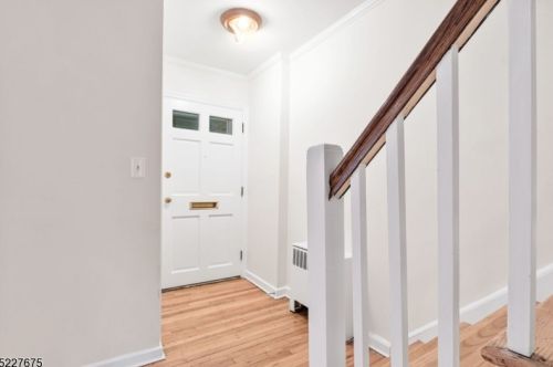 29 Troy Dr, Springfield, NJ 07081-2002