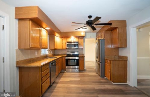 1030 Tracy Dr, Silver Spring, MD 20904-2184