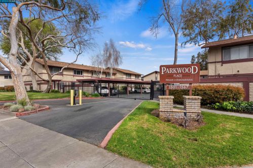 1512 Parkwood Pl, Concord CA  94521-2201 exterior